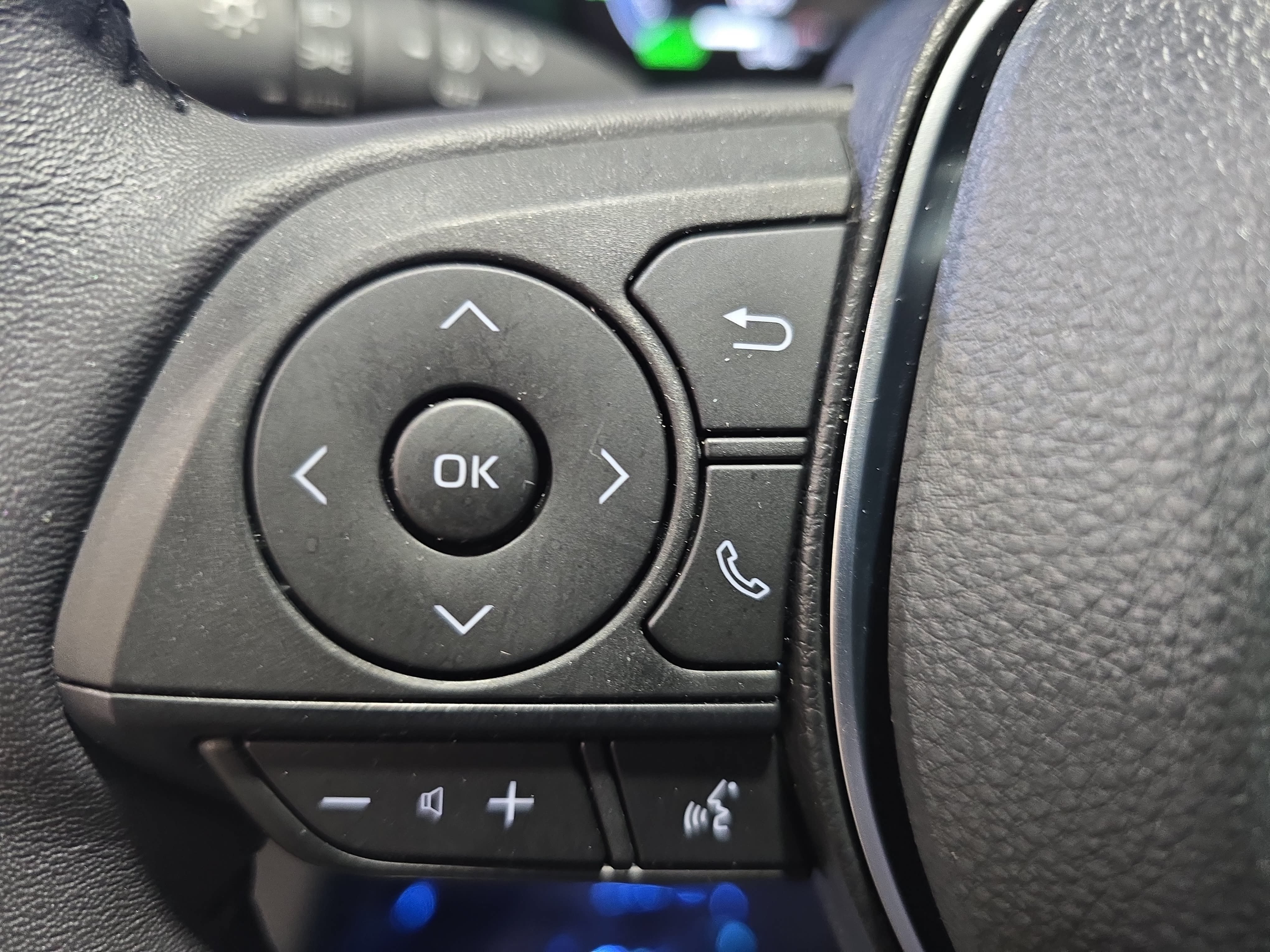 Used 2024 Toyota RAV4 Limited w/ Advanced Technology Package AWD/4WD image 17