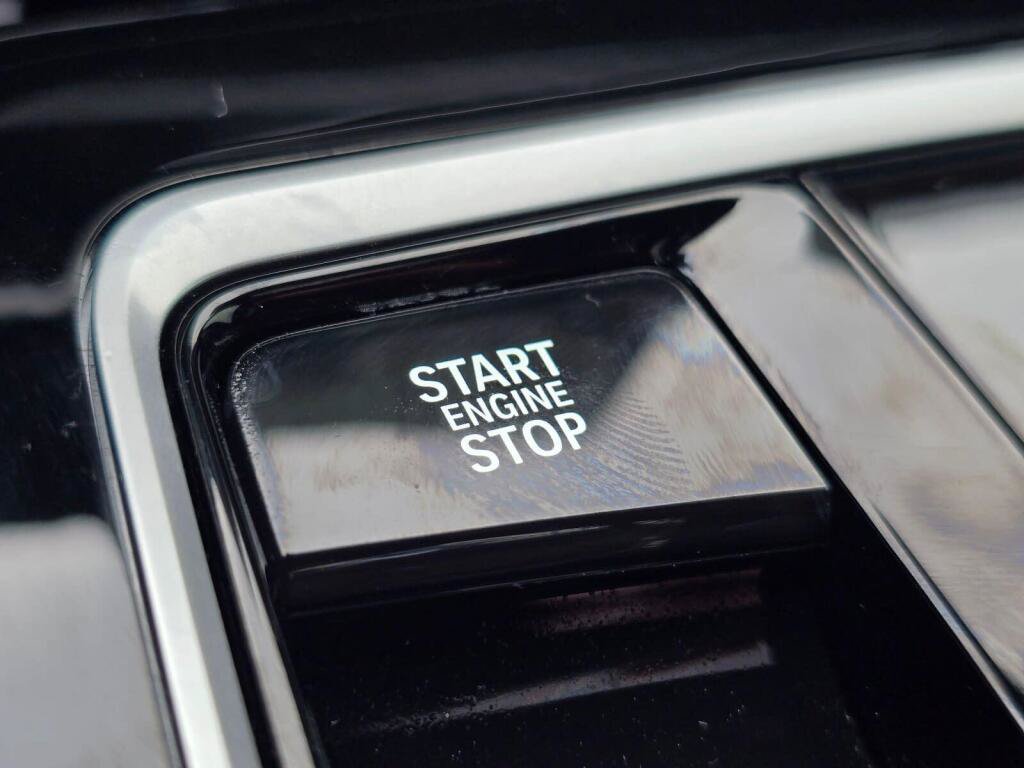Used 2025 BMW 760i xDrive w/ Executive Package AWD/4WD image 20
