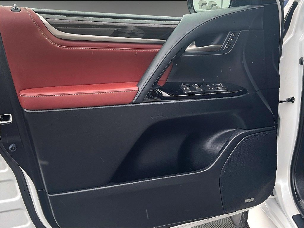 Used 2018 Lexus LX 570 4WD w/ Luxury Package image 9