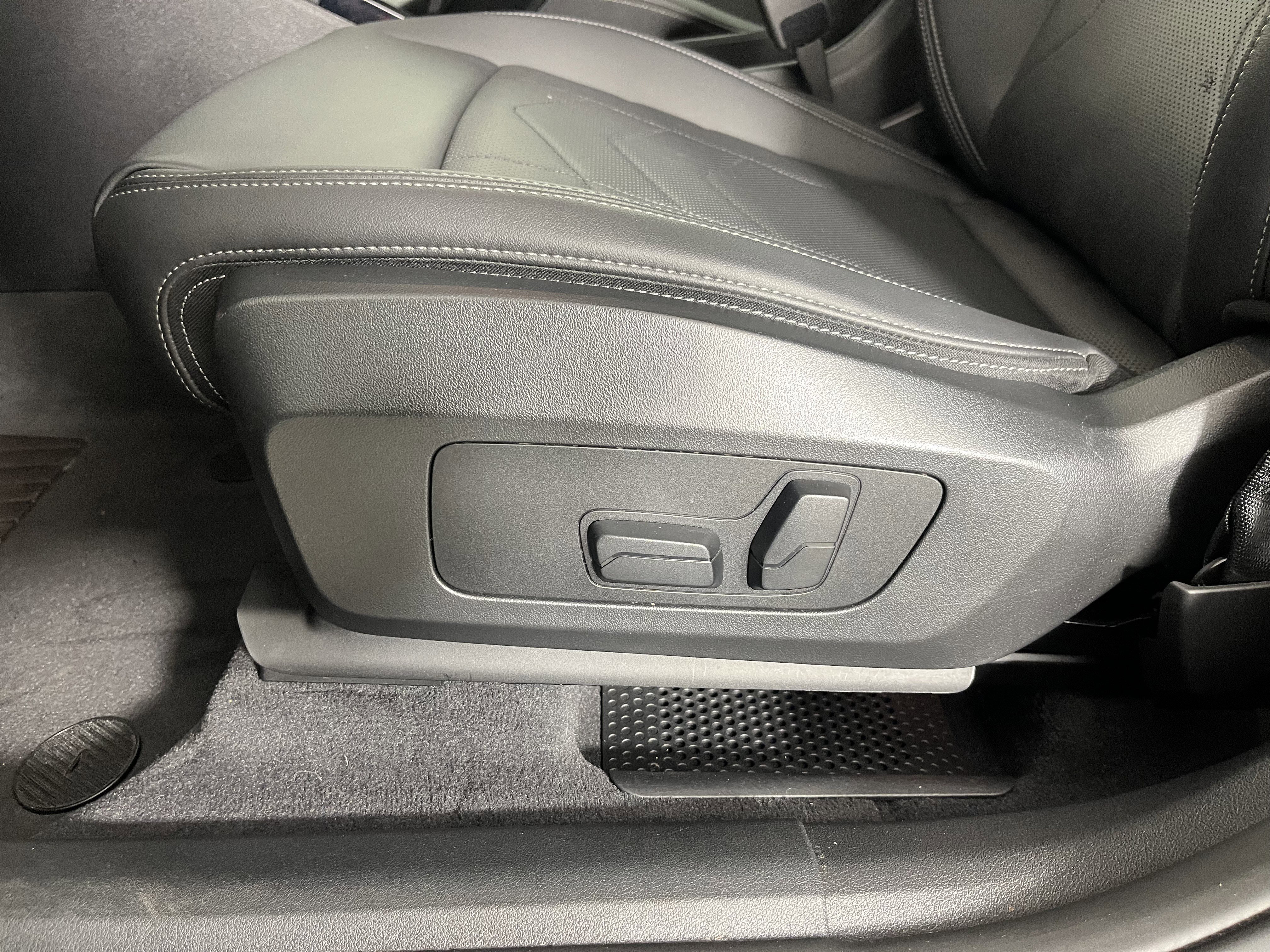 Certified 2023 BMW X1 xDrive28i w/ Convenience Package image 20