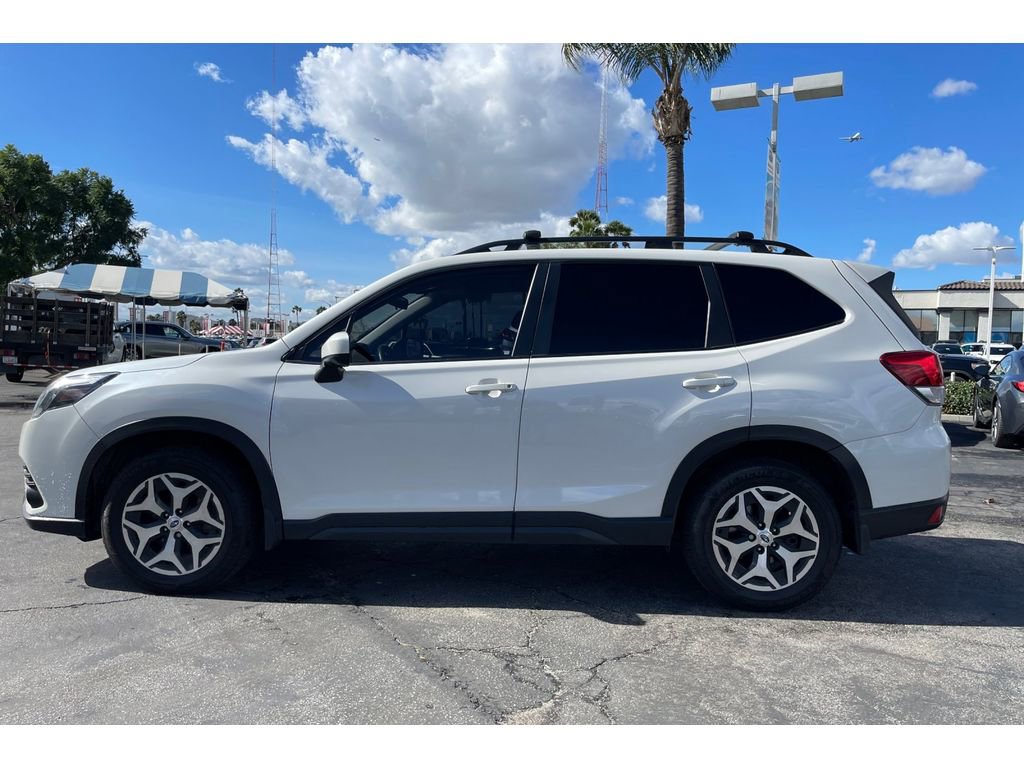 Used 2023 Subaru Forester Premium image 2