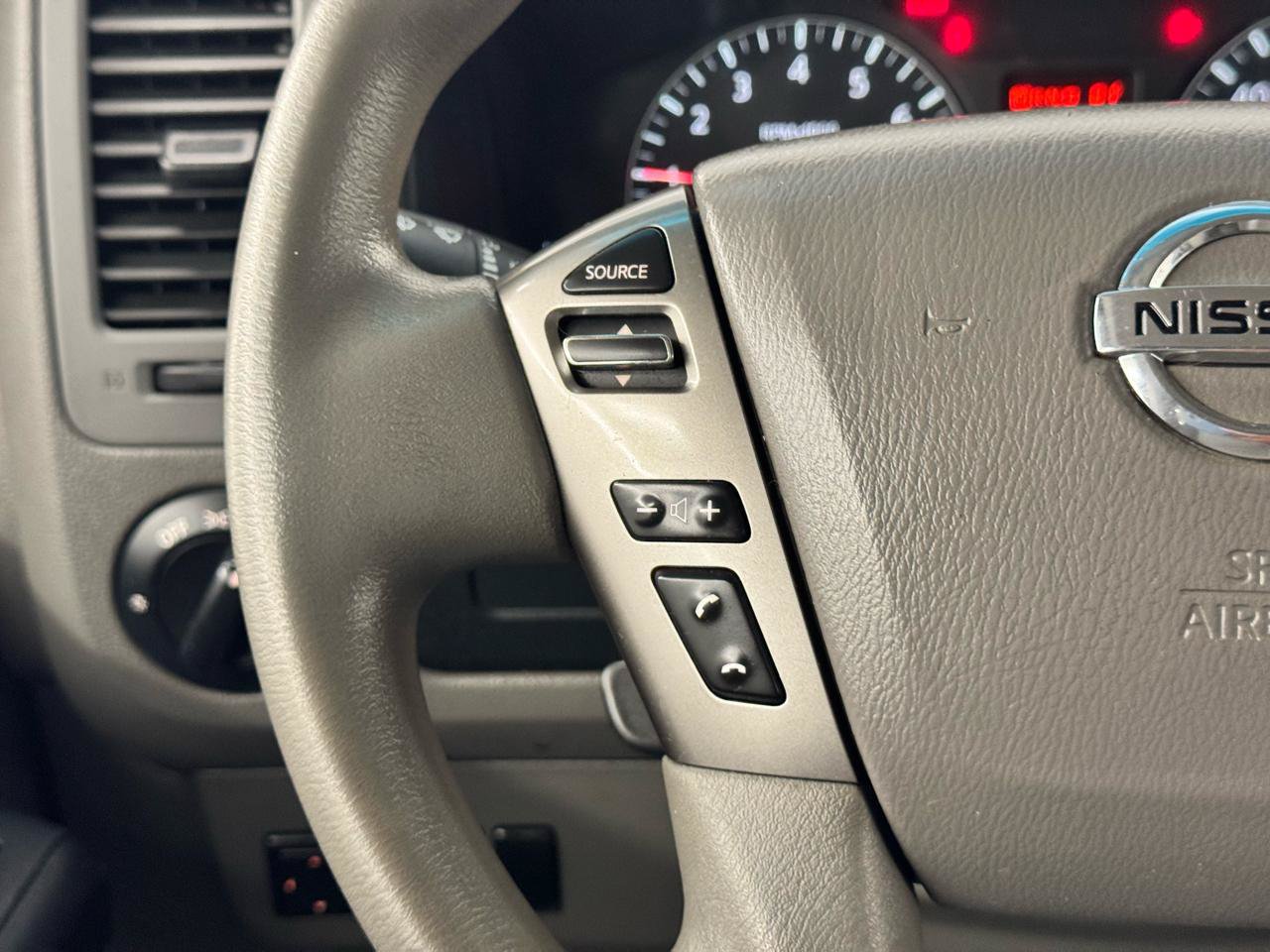 Used 2014 Nissan NV 3500 SV w/ Technology Package RWD image 18