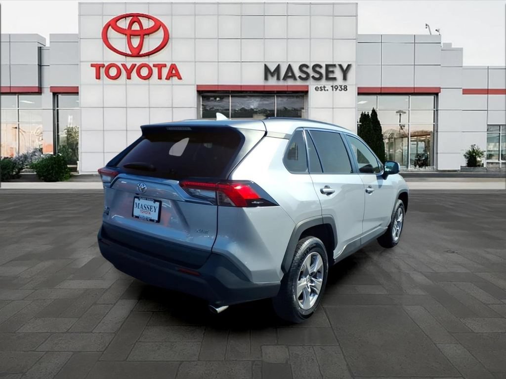 Used 2024 Toyota RAV4 XLE w/ Convenience Package FWD image 3