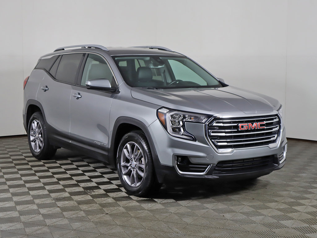 Used 2024 GMC Terrain SLT AWD/4WD image 2