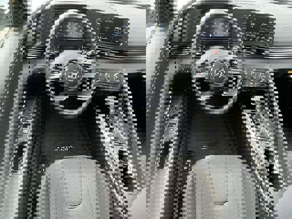 New 2026 Hyundai Elantra SE image 11