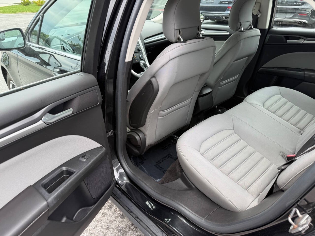 Used 2013 Ford Fusion S FWD image 15