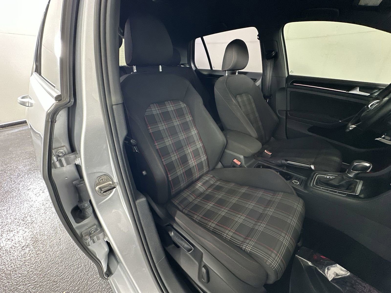 Used 2017 Volkswagen GTI S image 27