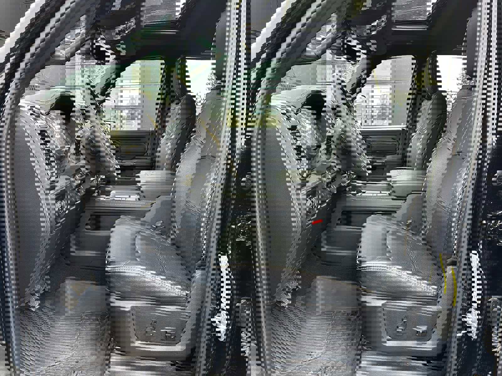 Used 2024 RAM 3500 Limited image 21