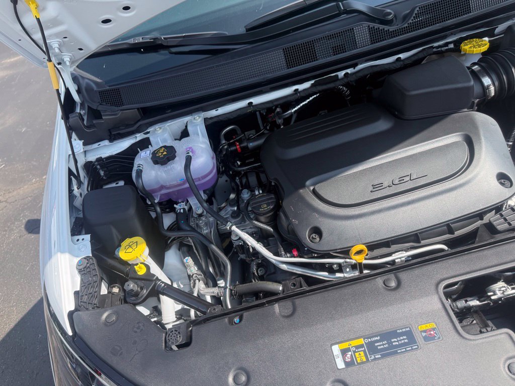 New 2027 Chrysler Pacifica Select FWD image 64
