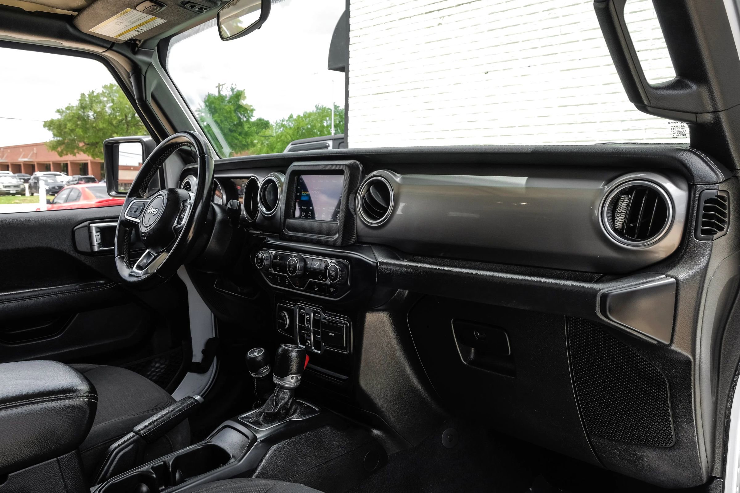 Used 2020 Jeep Wrangler Unlimited Sahara image 13