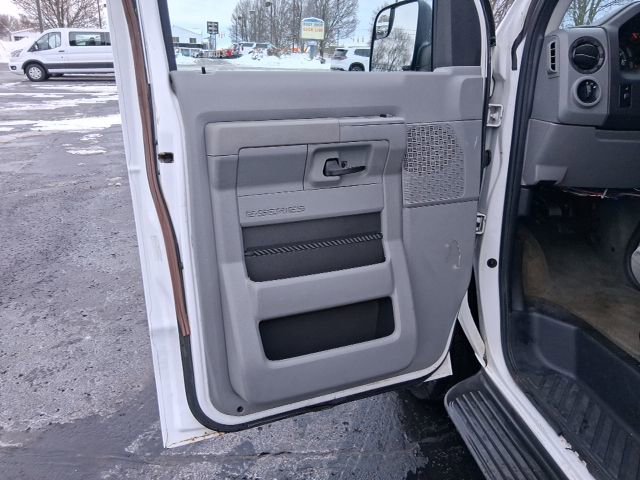 Used 2012 Ford E-350 and Econoline 350 XLT image 11