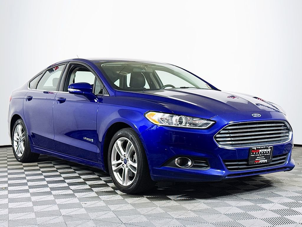 Used 2016 Ford Fusion SE image 1