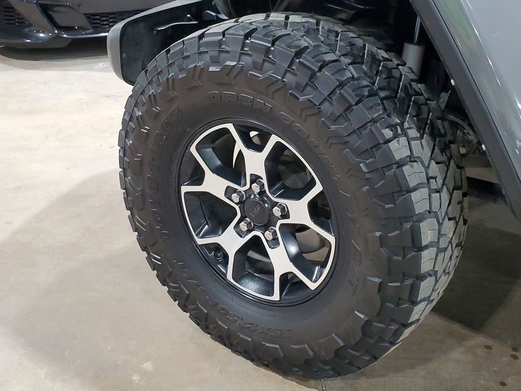 Used 2021 Jeep Wrangler Unlimited Rubicon w/ Cold Weather Group AWD/4WD image 42