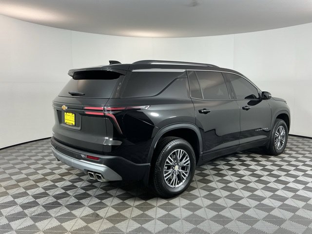 Used 2025 Chevrolet Traverse LT FWD image 5