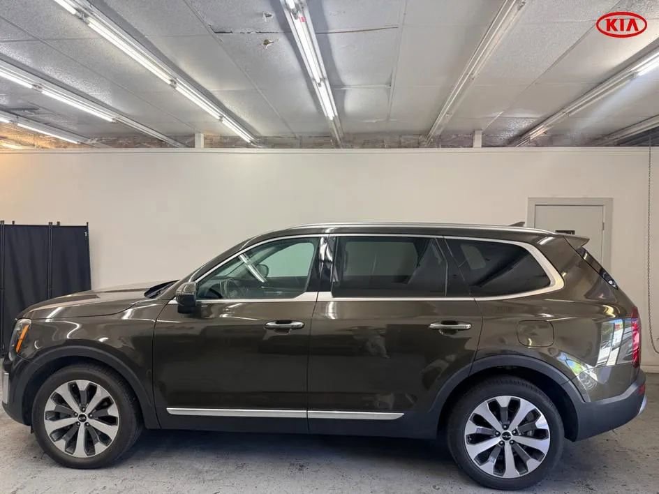 Used 2022 Kia Telluride S AWD/4WD image 2
