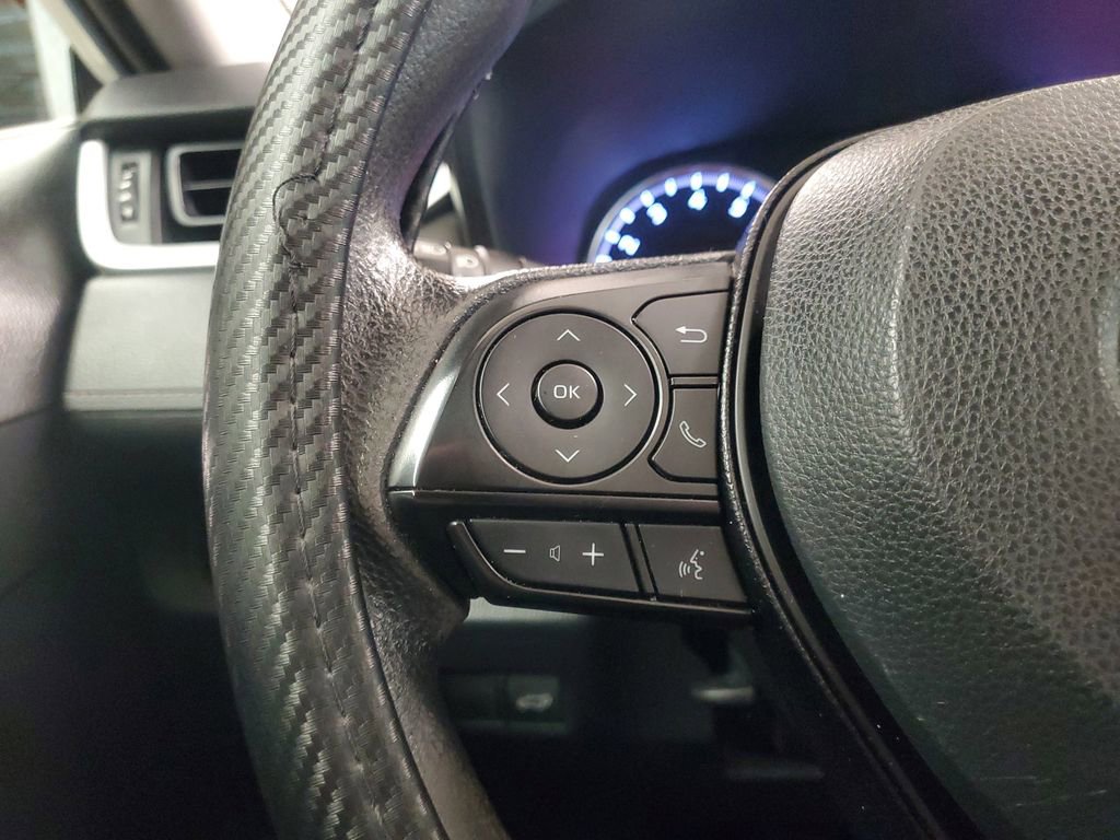 Used 2020 Toyota RAV4 XLE w/ Convenience Package image 21