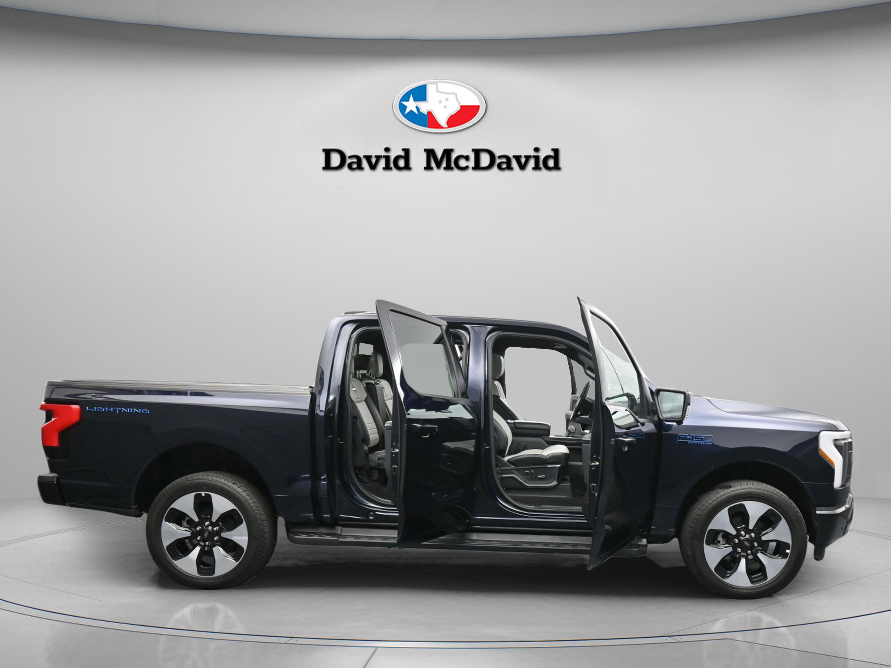 Used 2025 Ford F150 Lightning Platinum image 45