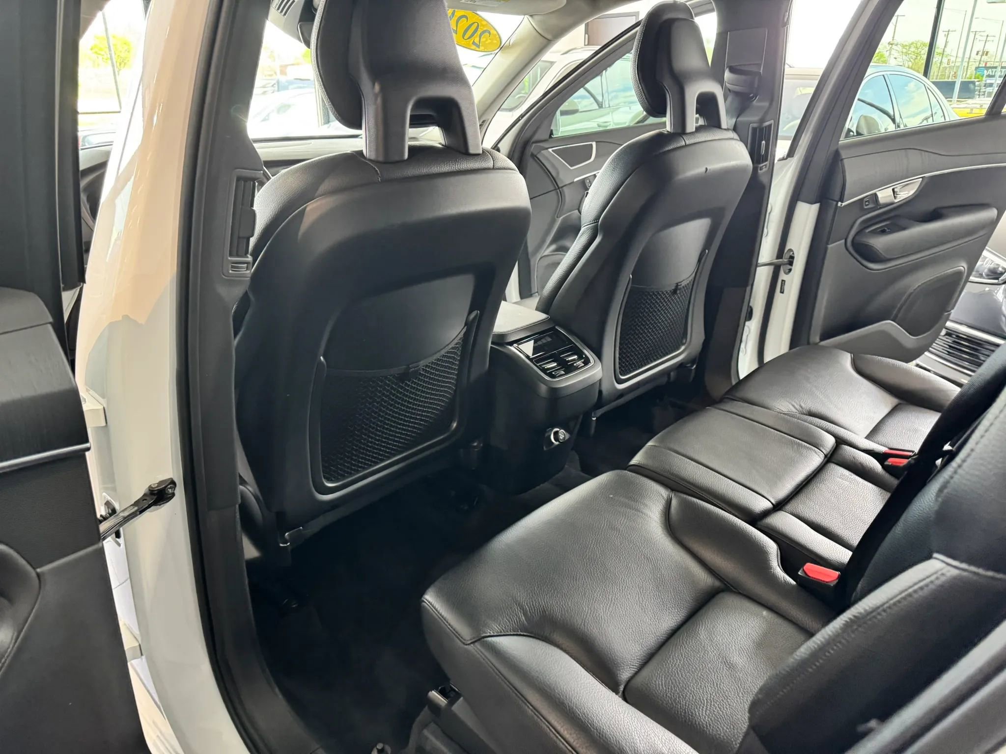 Used 2020 Volvo XC90 T6 Momentum AWD/4WD image 18