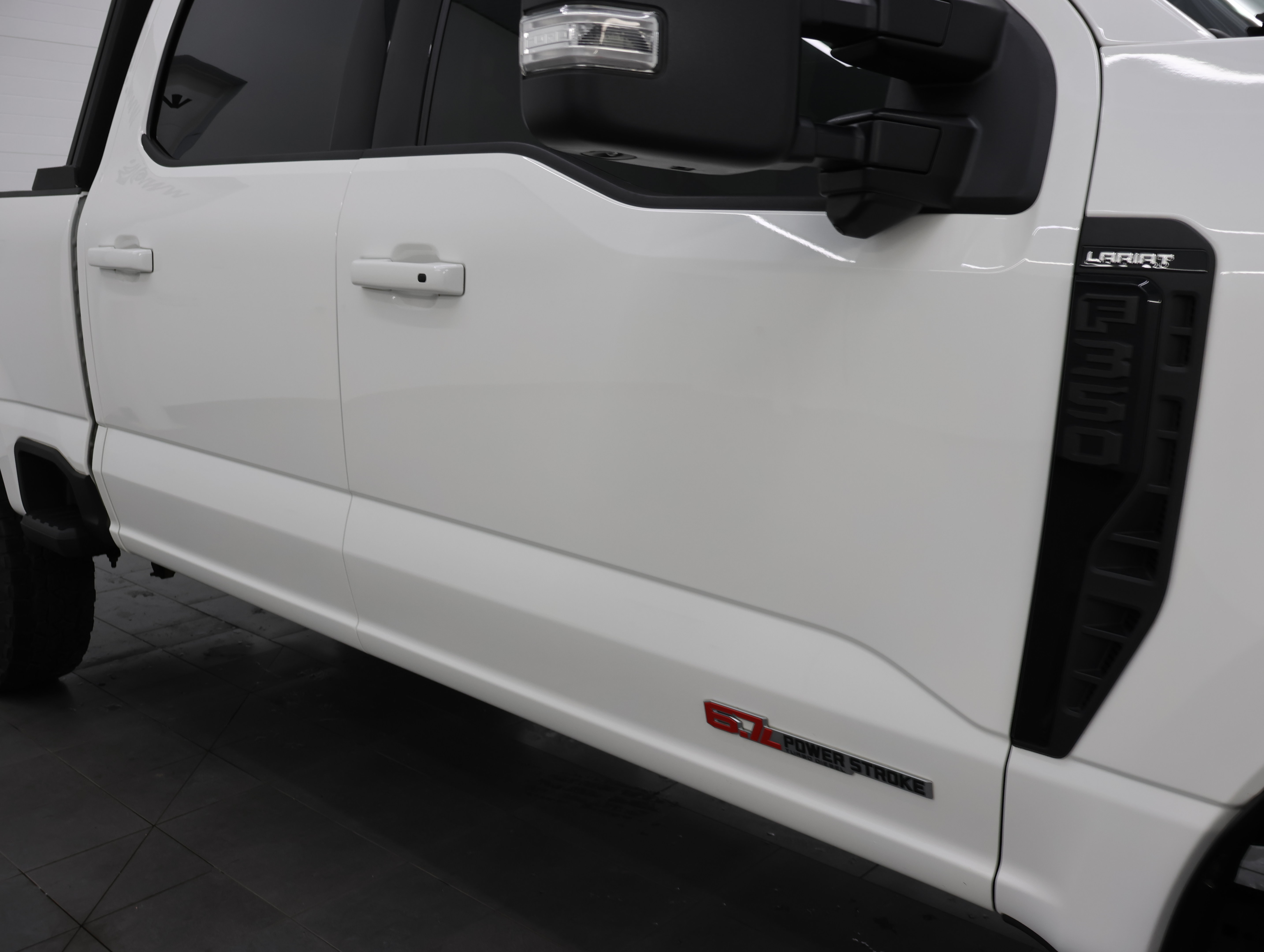 Used 2024 Ford F350 Lariat w/ Lariat Ultimate Package AWD/4WD image 28