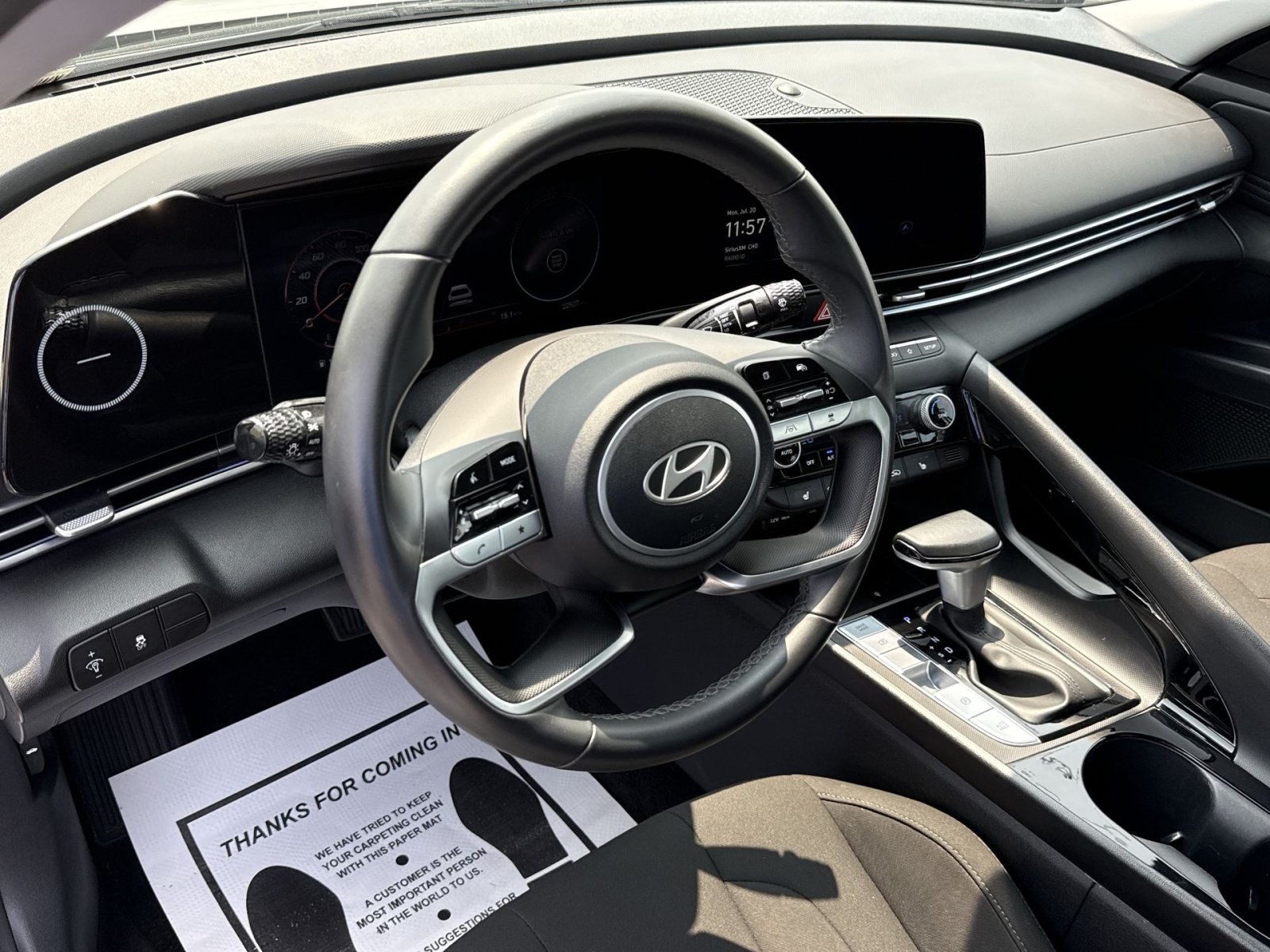 Certified 2025 Hyundai Elantra SEL FWD image 16