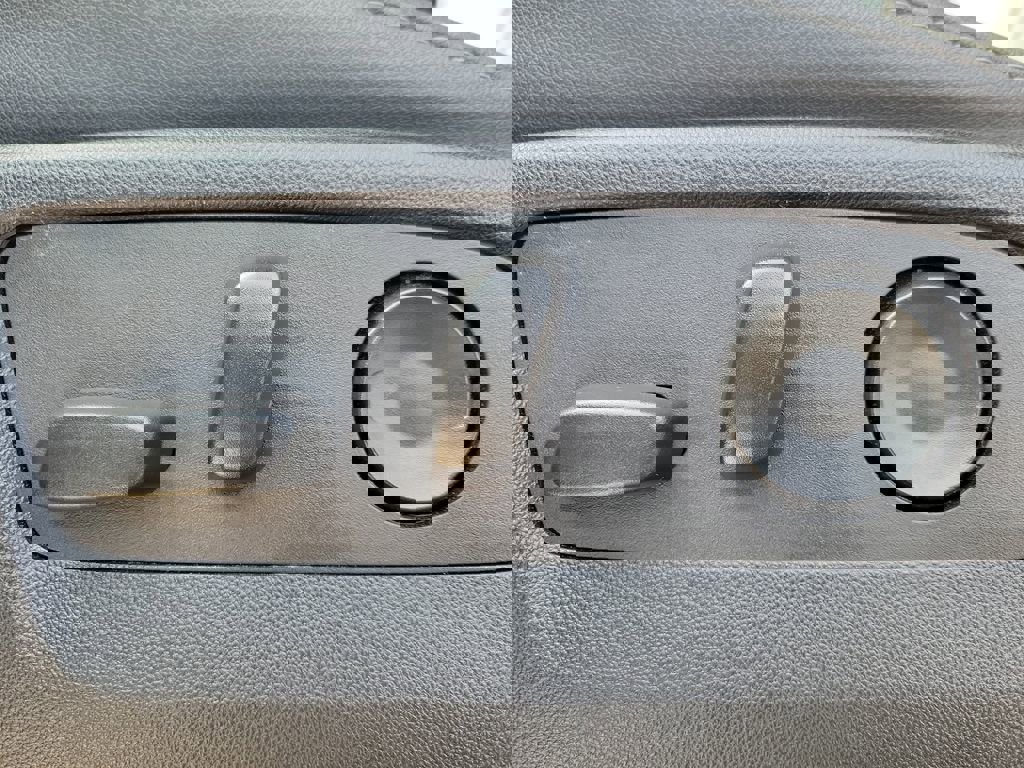 Used 2024 Chevrolet Suburban LT image 20