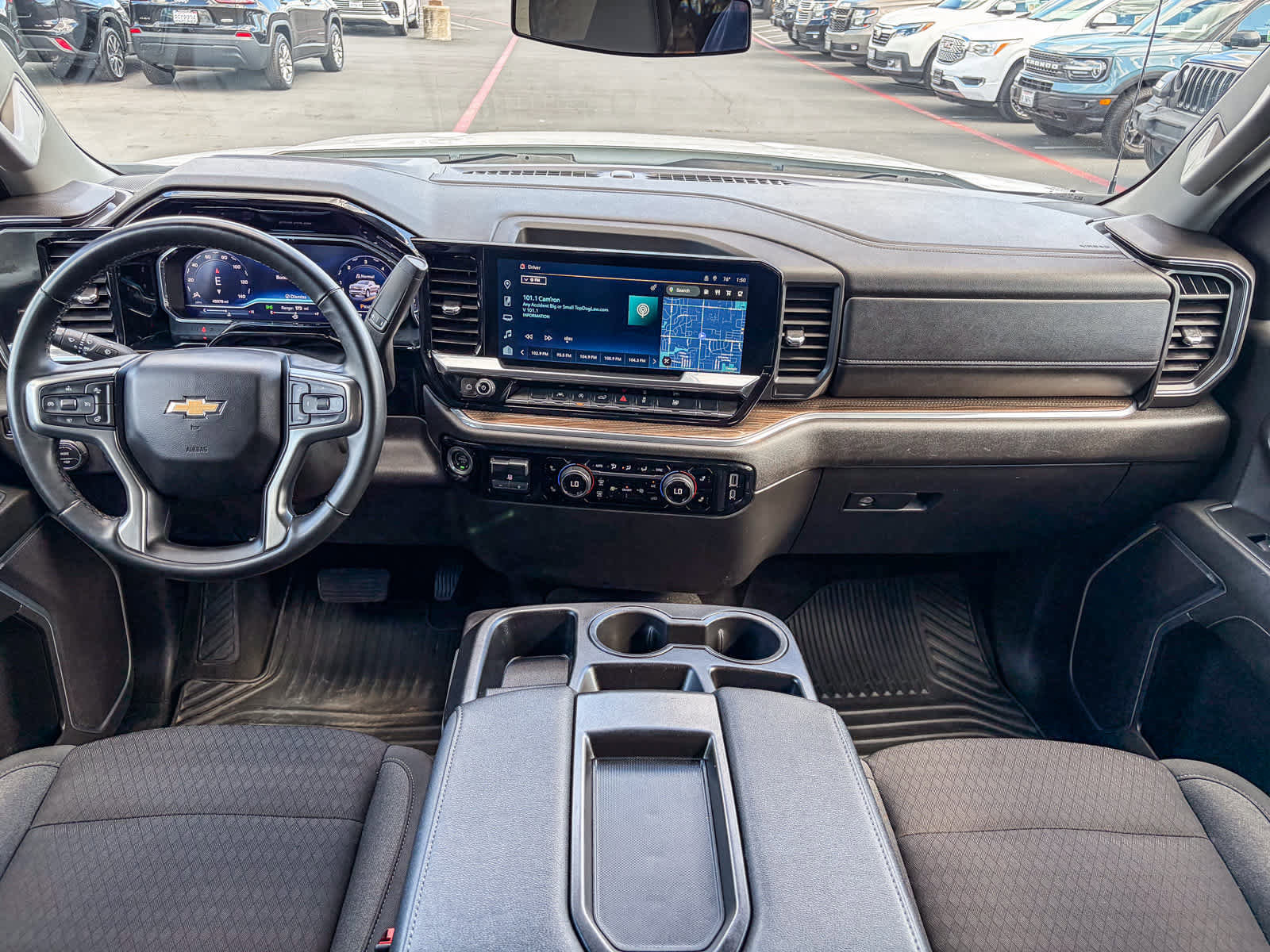 Used 2025 Chevrolet Silverado 1500 LT image 11