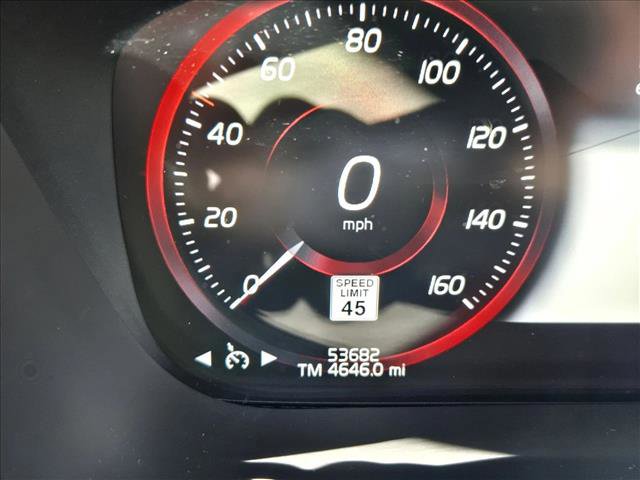 Used 2018 Volvo XC60 T5 Momentum w/ Vision Package image 11