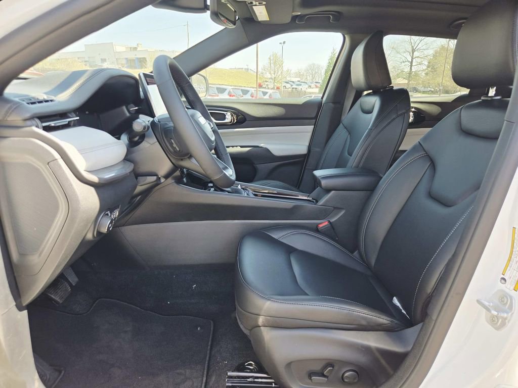 New 2026 Jeep Compass Limited w/ Sun, Sound & Navigation Group image 12