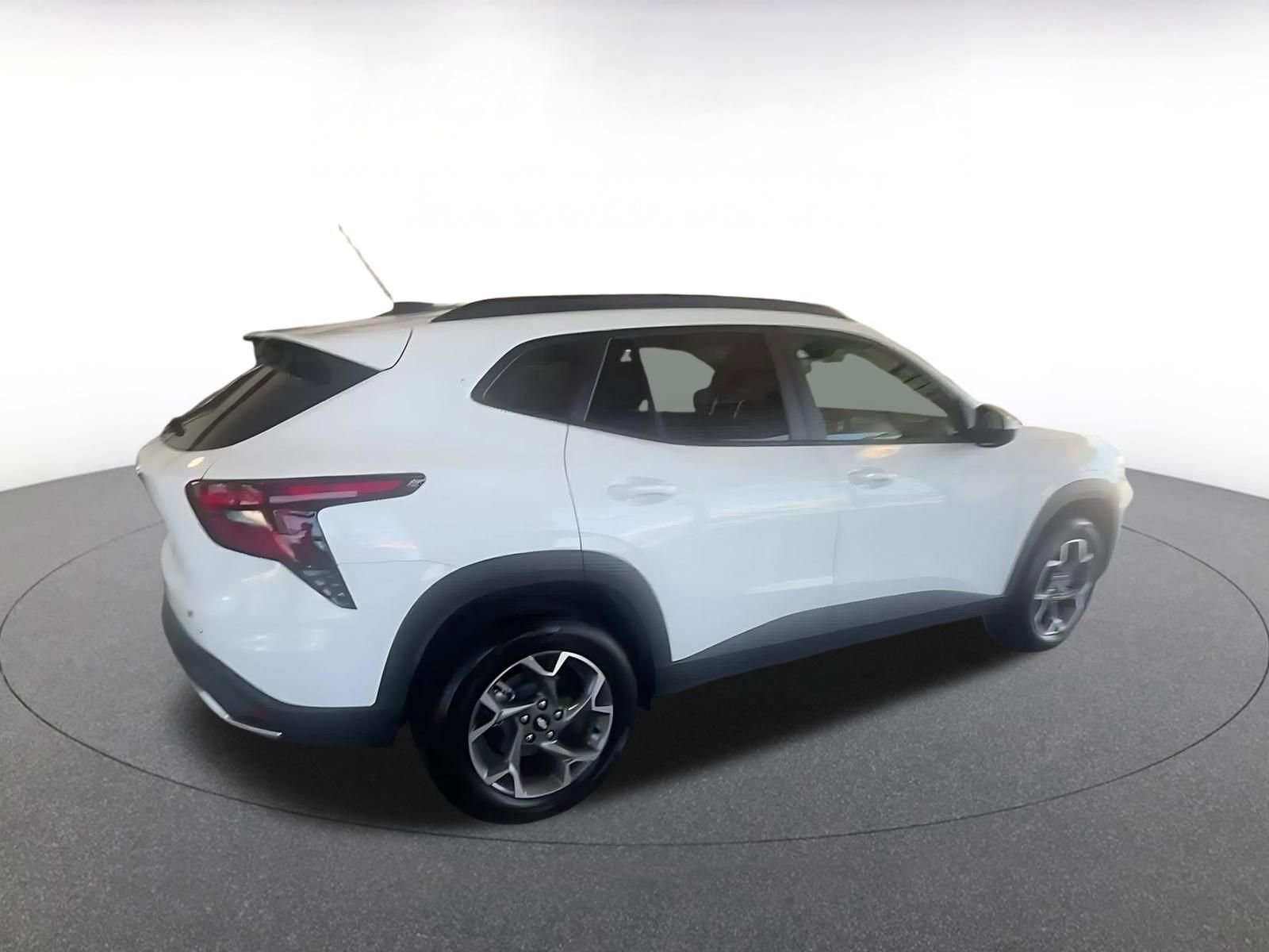 Used 2025 Chevrolet Trax LT w/ LT Convenience Package FWD image 15