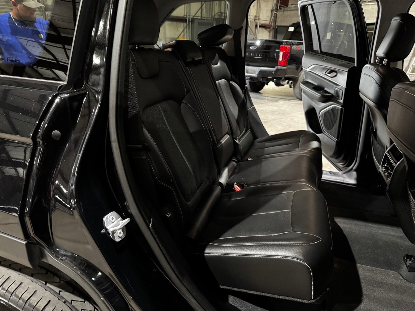 Used 2023 Jeep Grand Cherokee Limited w/ Luxury Tech Group II image 23