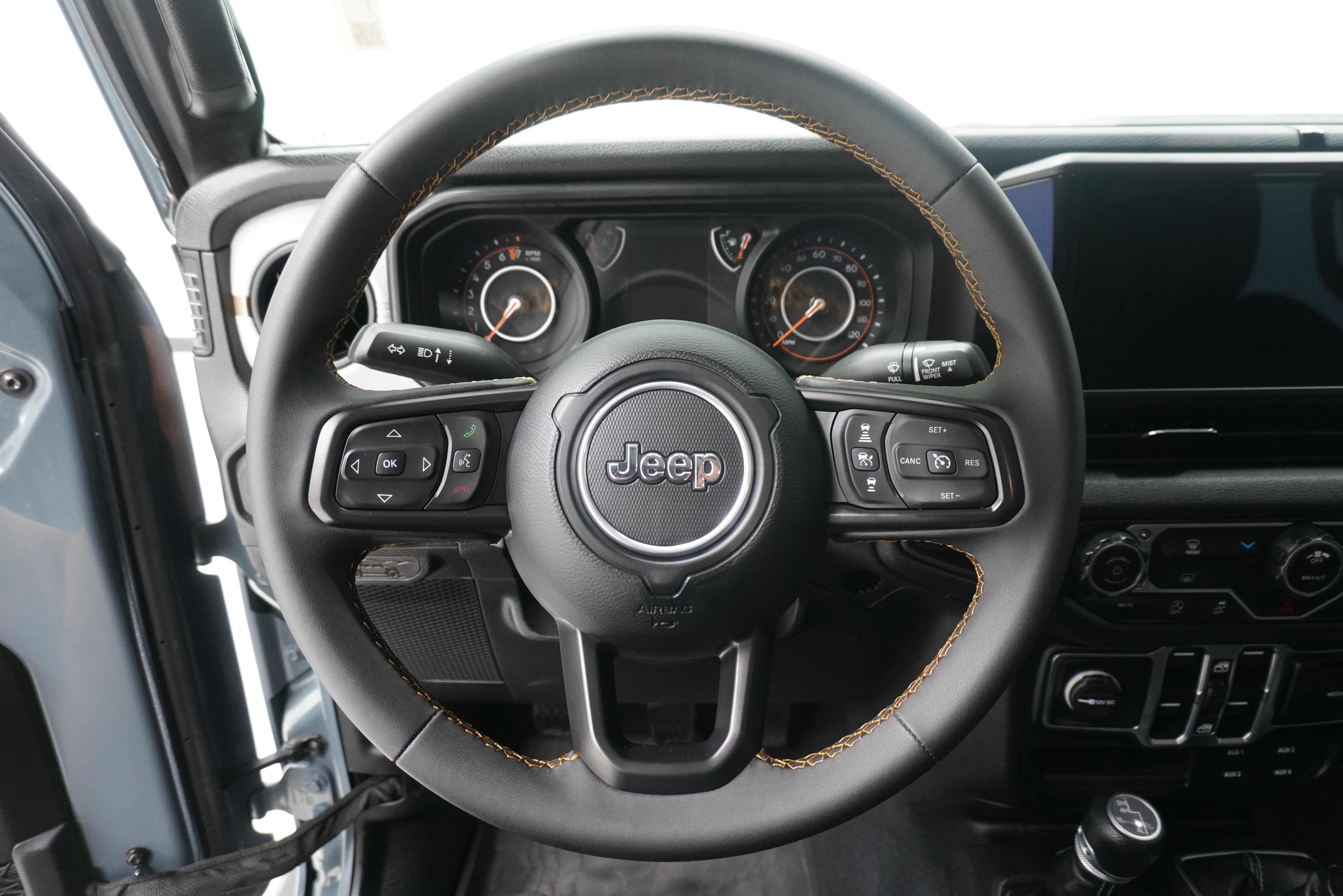 Used 2024 Jeep Gladiator Sport AWD/4WD image 18