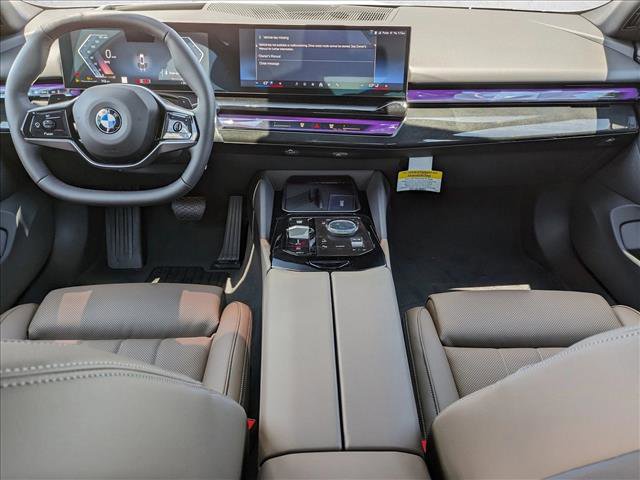 Used 2026 BMW 540i xDrive w/ Premium Package image 16