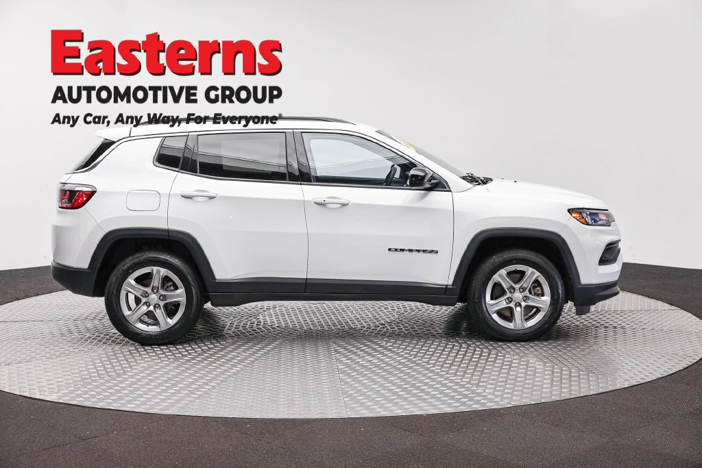 Used 2024 Jeep Compass Latitude AWD/4WD image 5