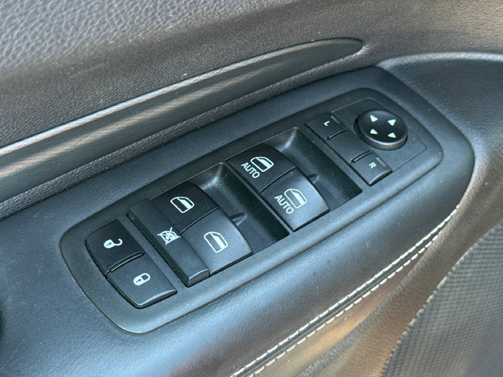 Used 2018 Dodge Durango Citadel w/ Technology Group RWD image 21