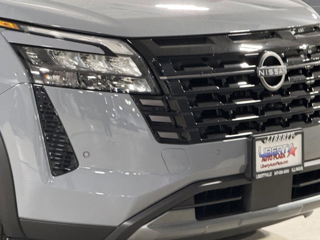 New 2026 Nissan Pathfinder Platinum image 3