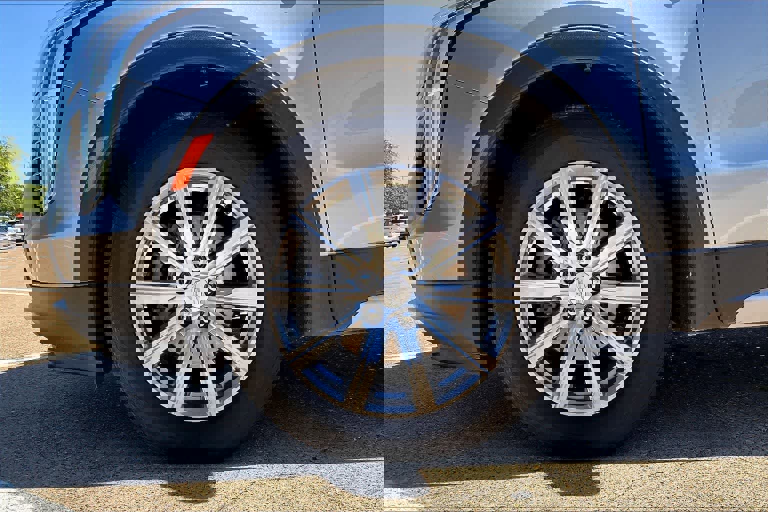 Used 2023 Cadillac XT4 Premium Luxury image 8