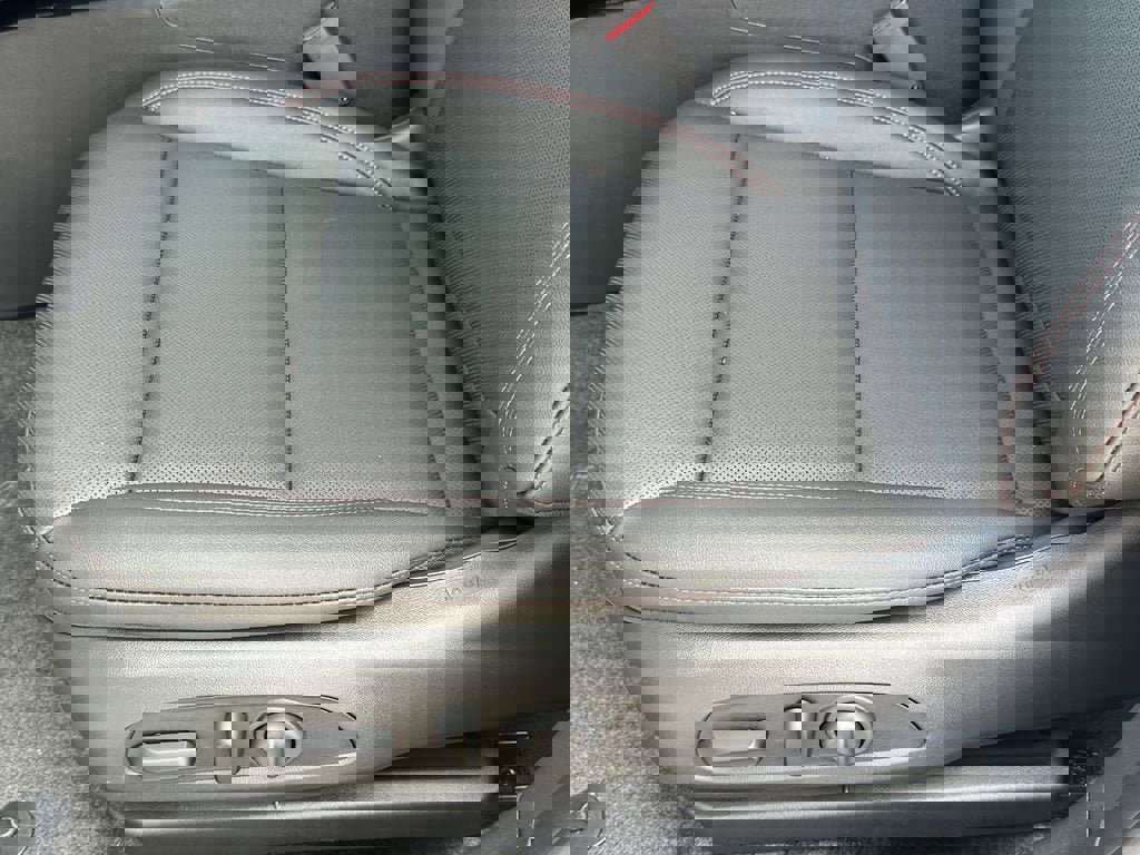 New 2026 Chevrolet Trax RS w/ Sunroof Package image 21