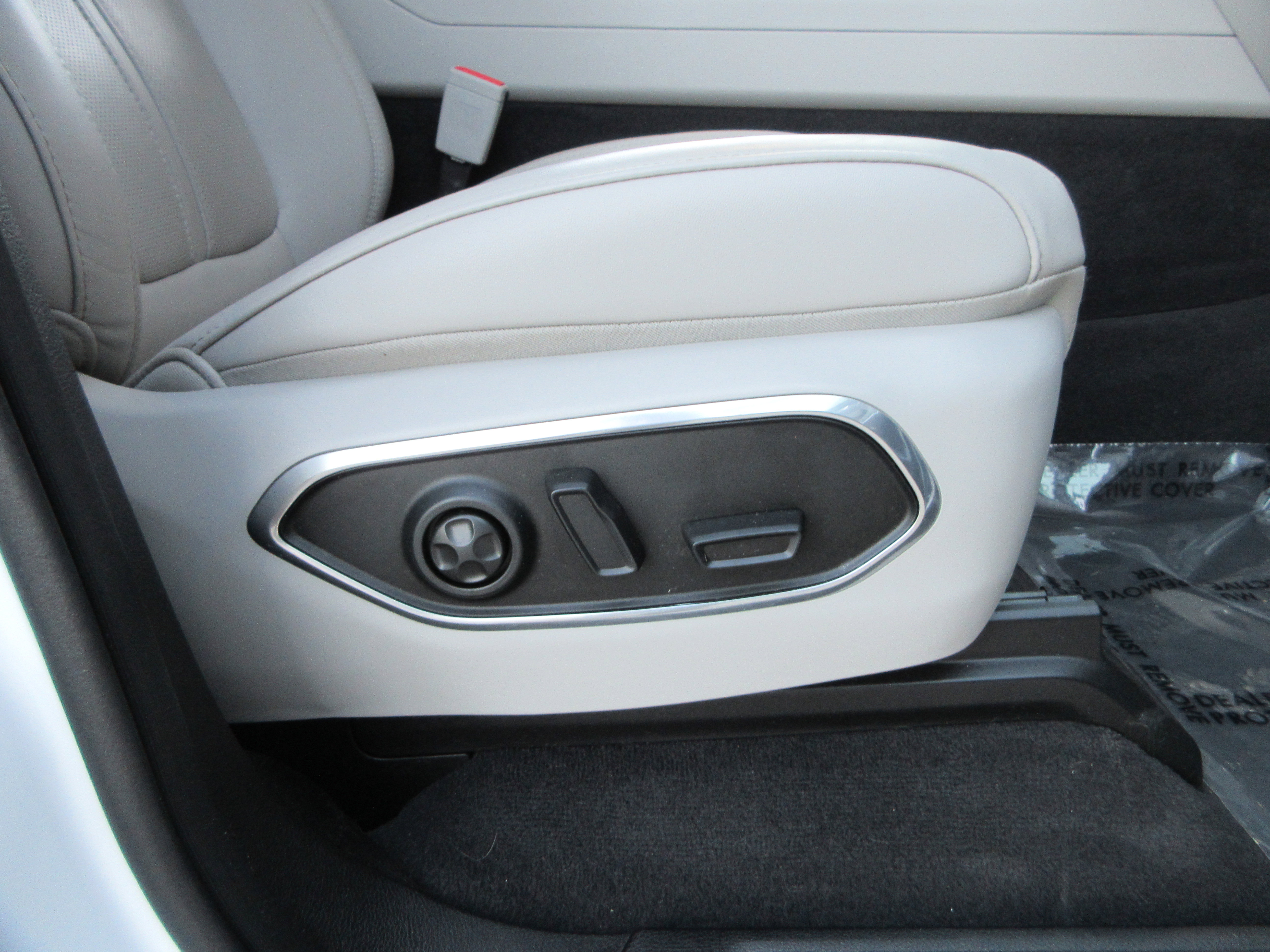 Used 2023 Jeep Wagoneer L Series III w/ Premium Group I image 30