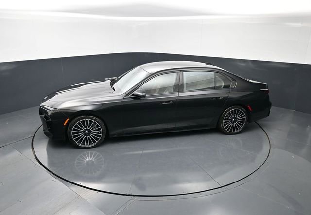 Used 2025 BMW 760i xDrive w/ Executive Package AWD/4WD image 20