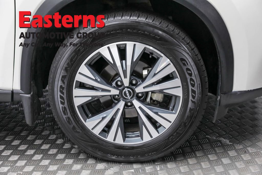 Used 2022 Nissan Rogue SV w/ SV Premium Package image 31