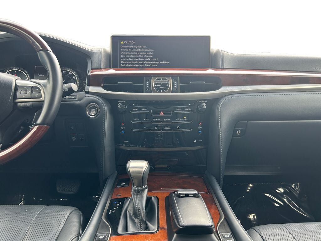 Used 2021 Lexus LX 570 4WD w/ Luxury Package image 12