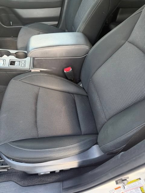 Used 2017 Subaru Outback 2.5i Premium AWD/4WD image 3