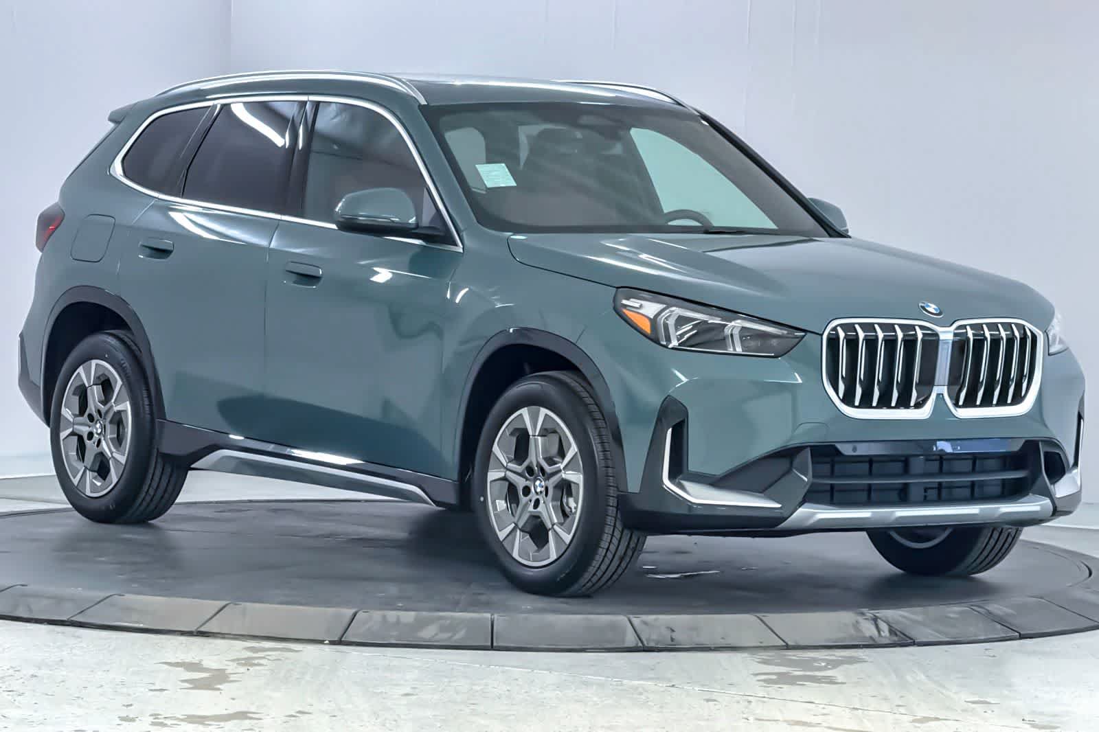 New 2026 BMW X1 xDrive28i w/ Convenience Package AWD/4WD image 9