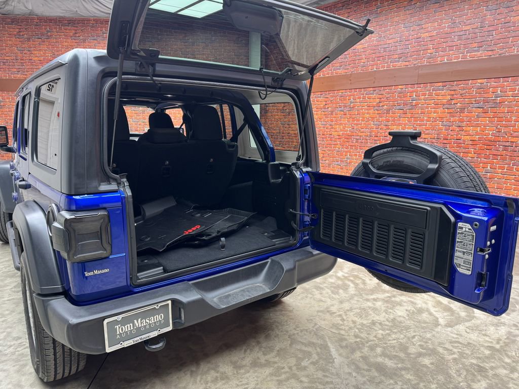 Used 2018 Jeep Wrangler Unlimited Sport S image 27