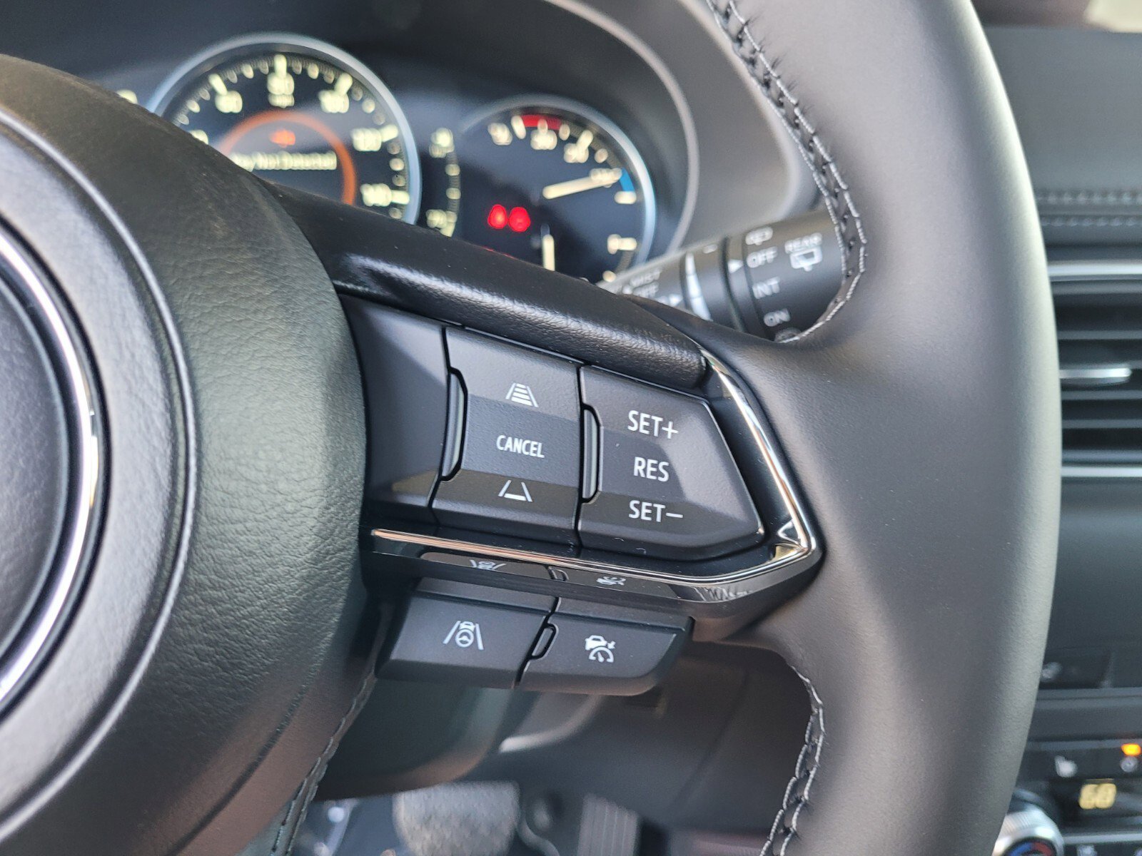 New 2025 MAZDA CX-5 Signature image 33