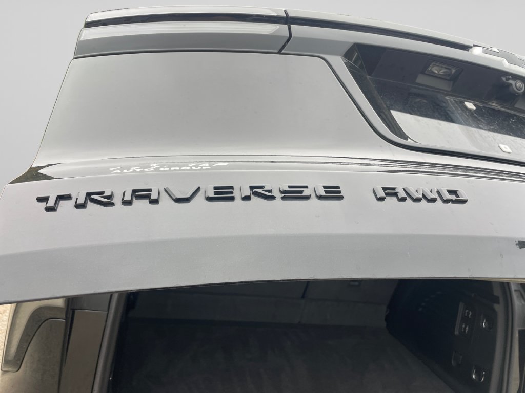 Used 2024 Chevrolet Traverse RS AWD/4WD image 17