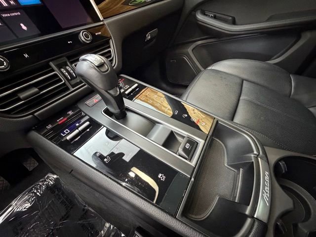 Used 2023 Porsche Macan AWD/4WD image 19