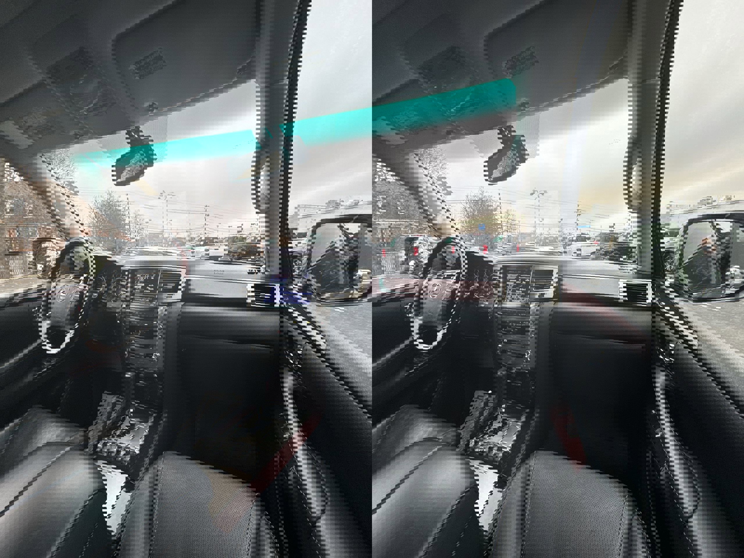 Used 2015 Lexus LX 570 4WD w/ Luxury Package image 30