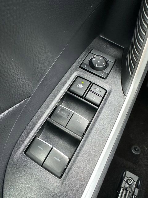 Used 2025 Toyota RAV4 XLE image 17