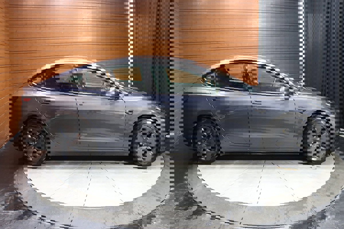 Used 2023 Tesla Model 3 Standard Range image 15
